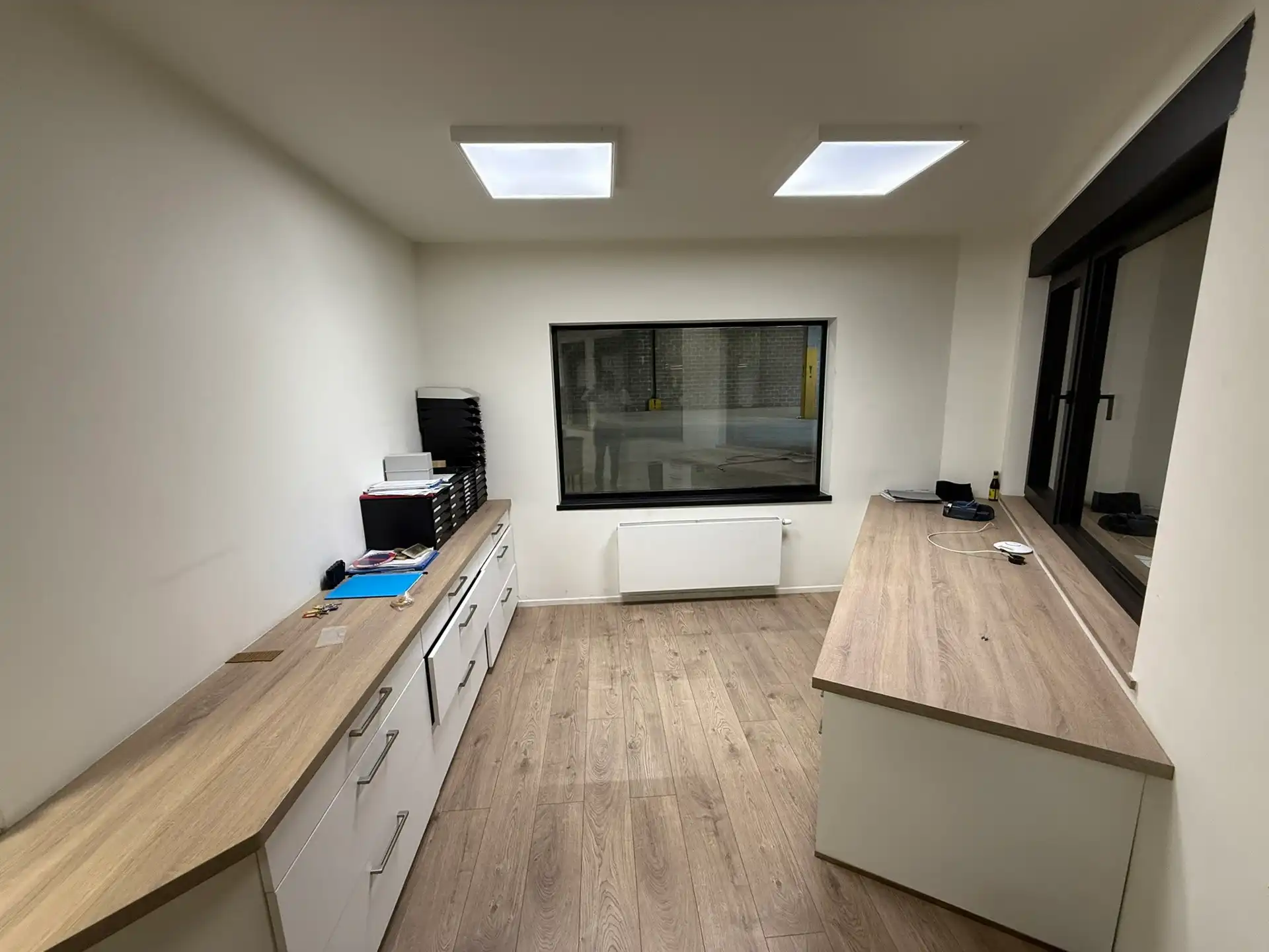 Magazijn met kantoren te huur nabij de Haven van Antwerpen foto 7