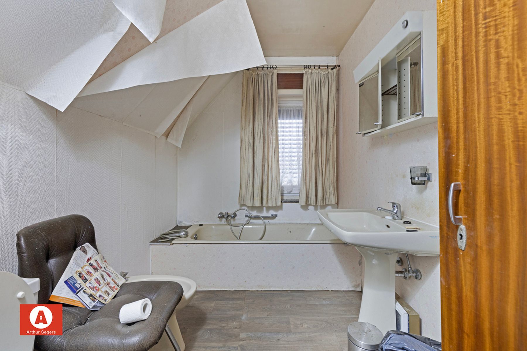 Rustig en landelijk gelegen renovatieproject in Denderbelle foto 13