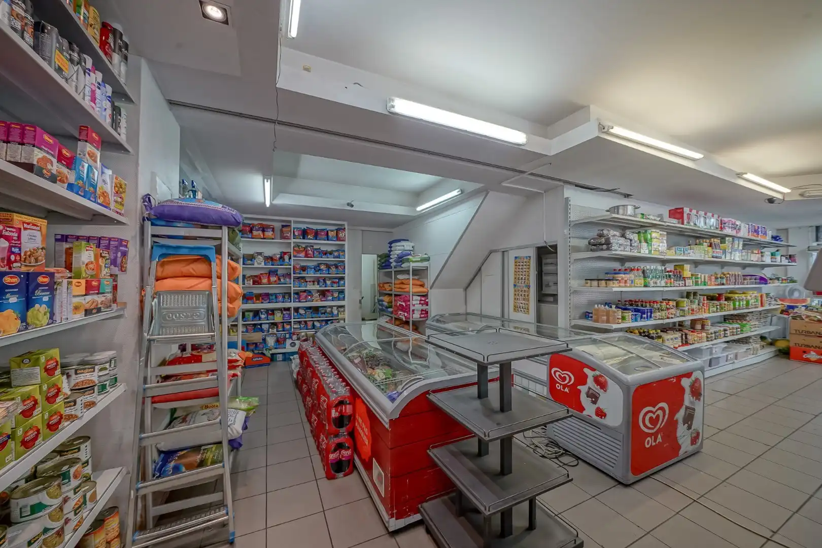 Handelsgelijkvloers met bureauruimte te Oostende foto 5