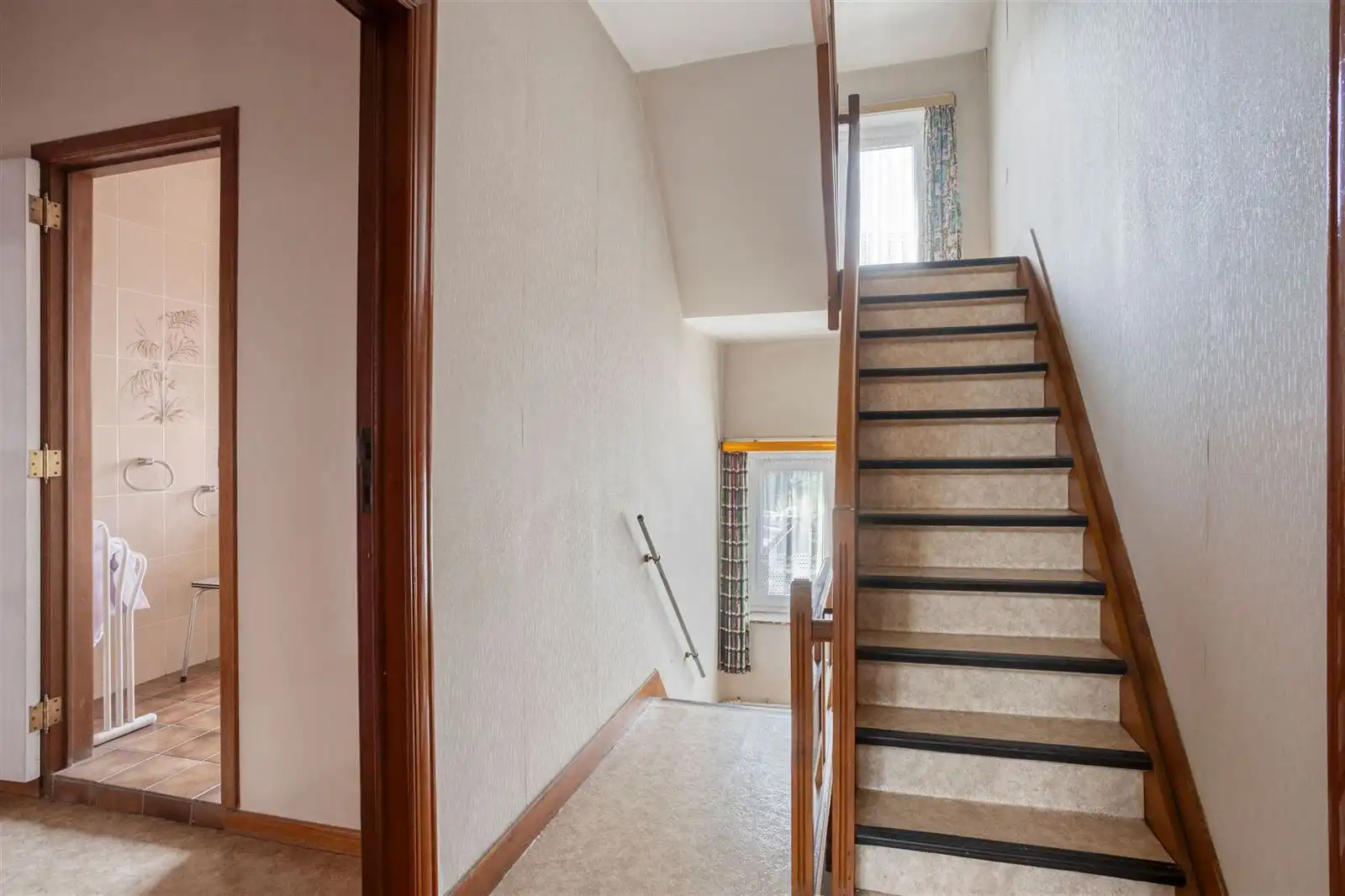 Karaktervolle woning met veel ruimte en potentieel  foto 12