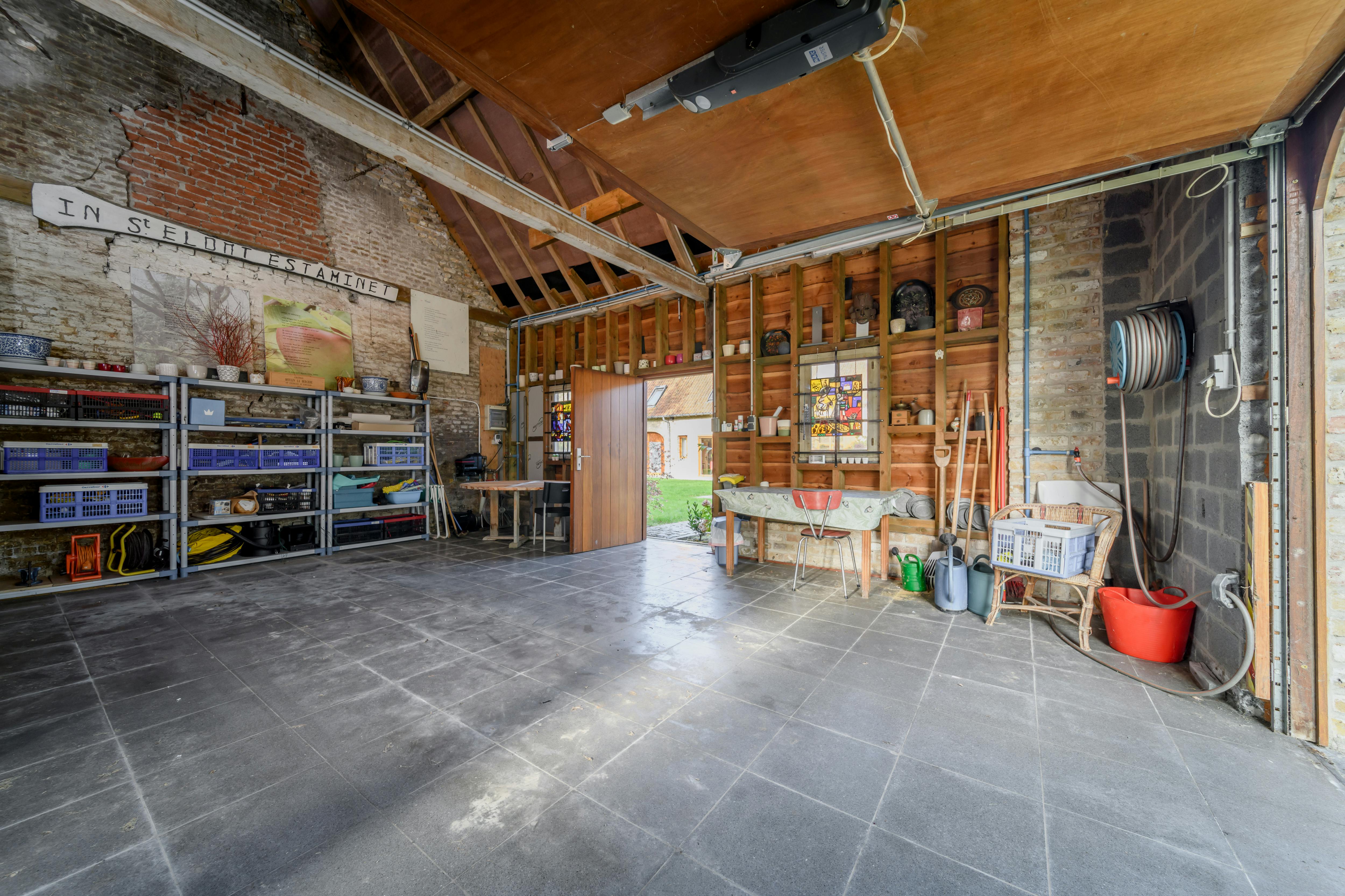 Ruime, energiezuinige woning met bijgebouw op 1.700m² in Beauvoorde. foto 23