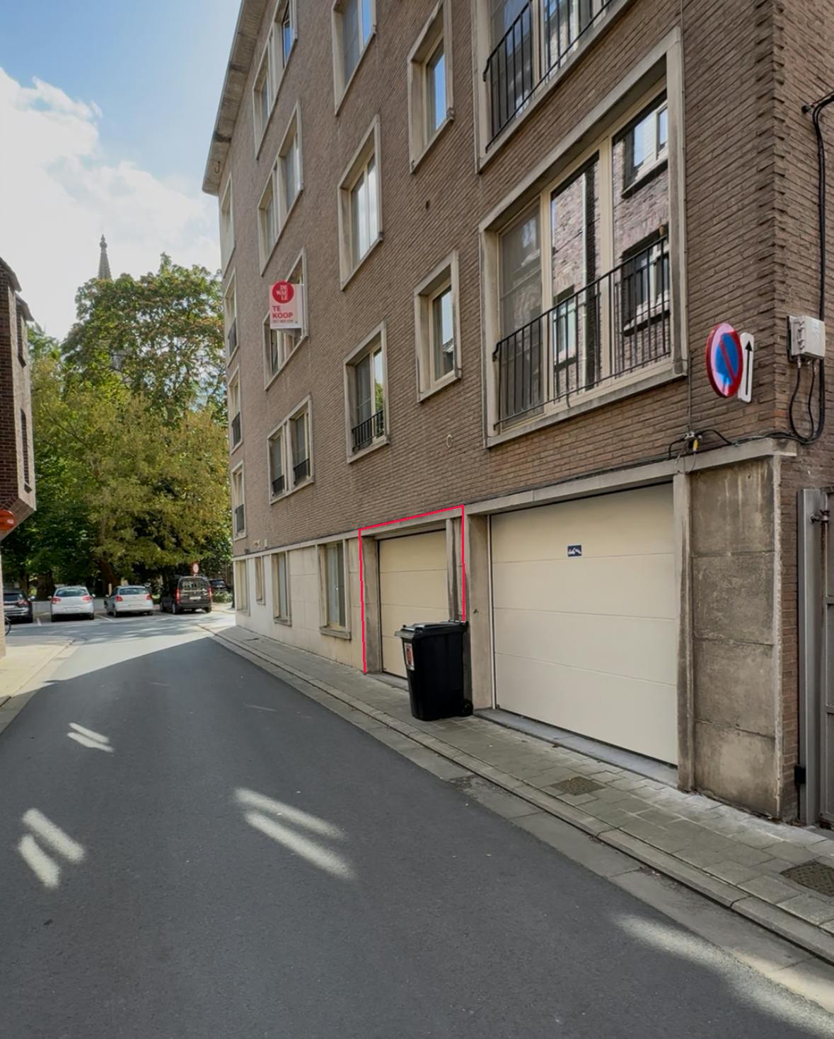 Ruim en lichtrijk appartement met 3 slaapkamers en garage in Ieper  foto 11