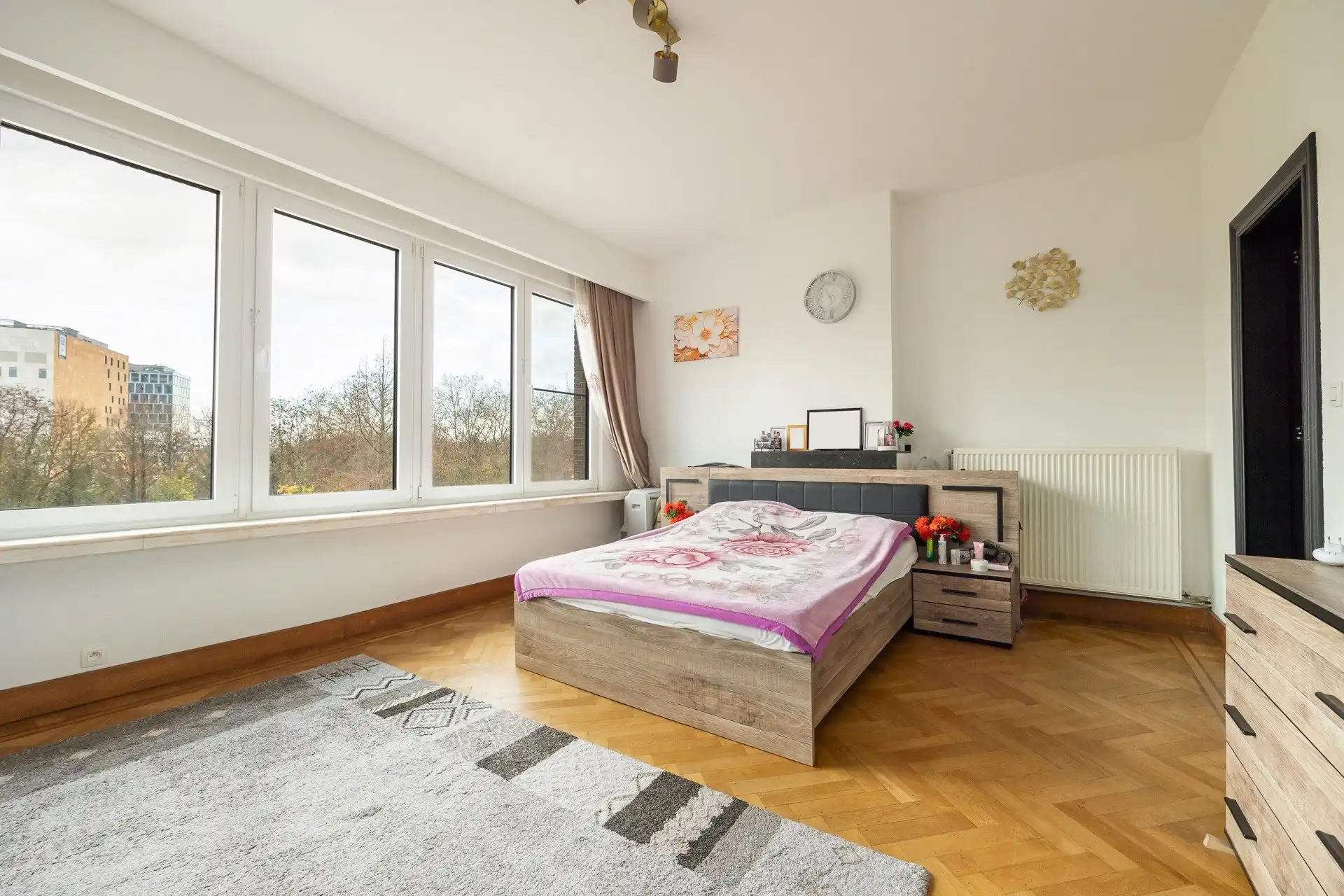 Ruime, instapklare gezinswoning met authentieke elementen in Berchem foto 18