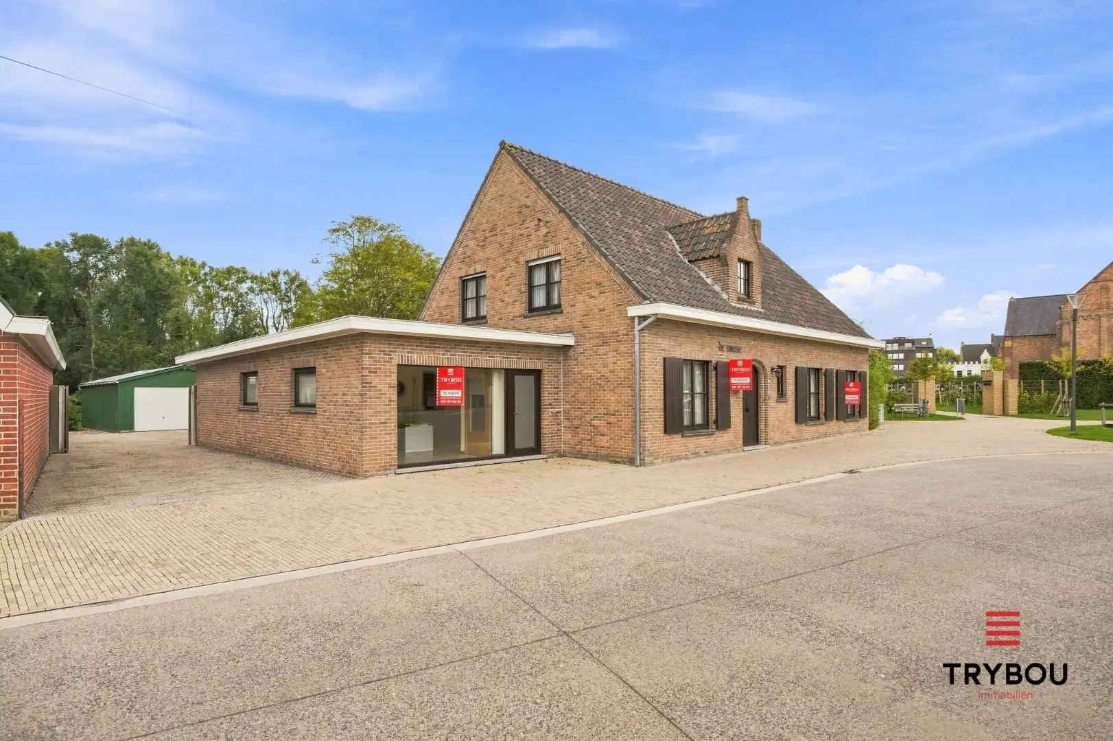 Ruime alleenstaande villa op een royaal perceel van 1265m² foto 2