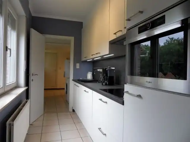 Rustig gelegen BUNGALOW, 2 slaapkamers / bureel, garage en tuin op 4 are 66 ca foto 17