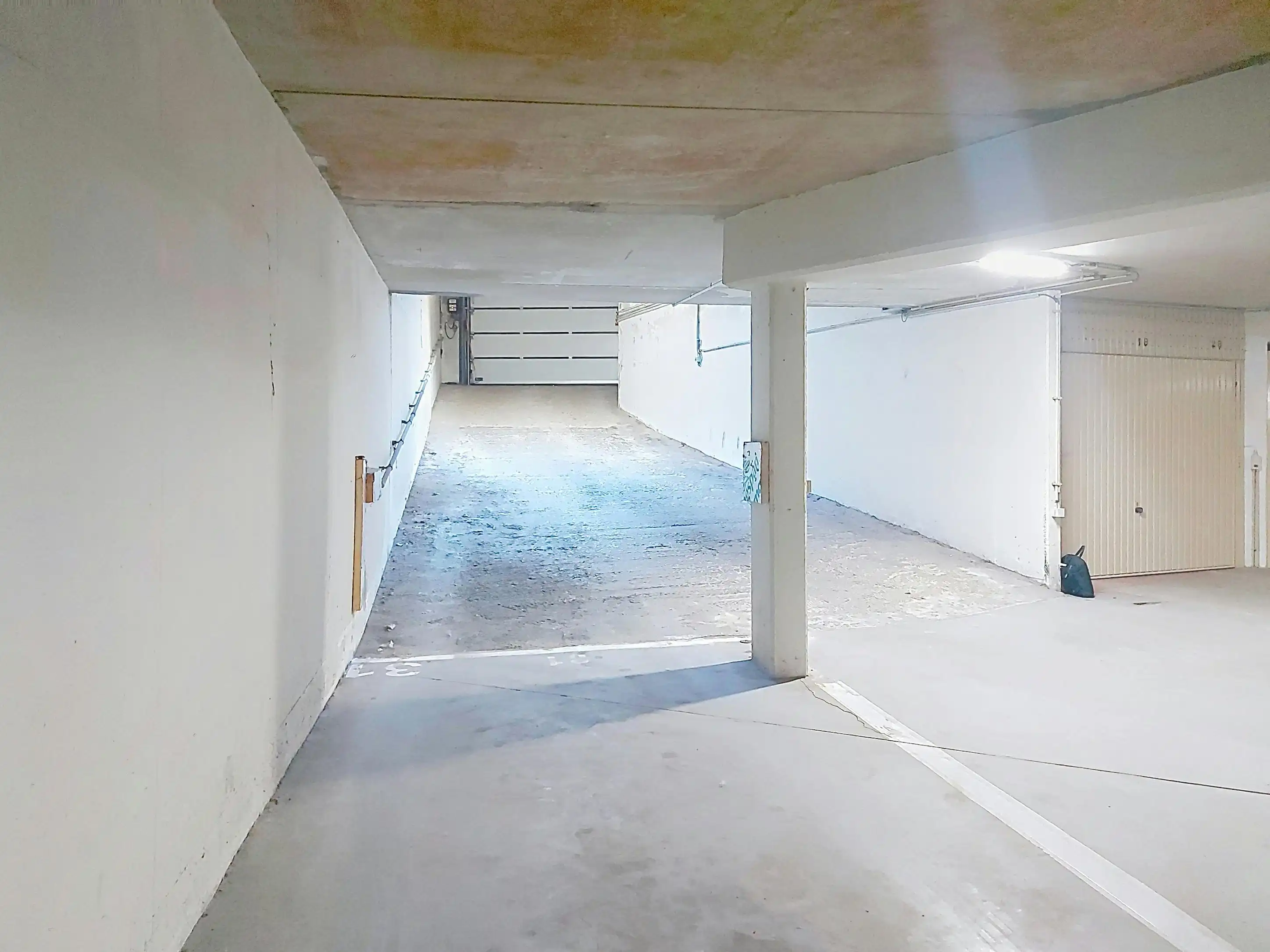 Ondergrondse parkeerplaats nabij de Zeedijk! foto 3