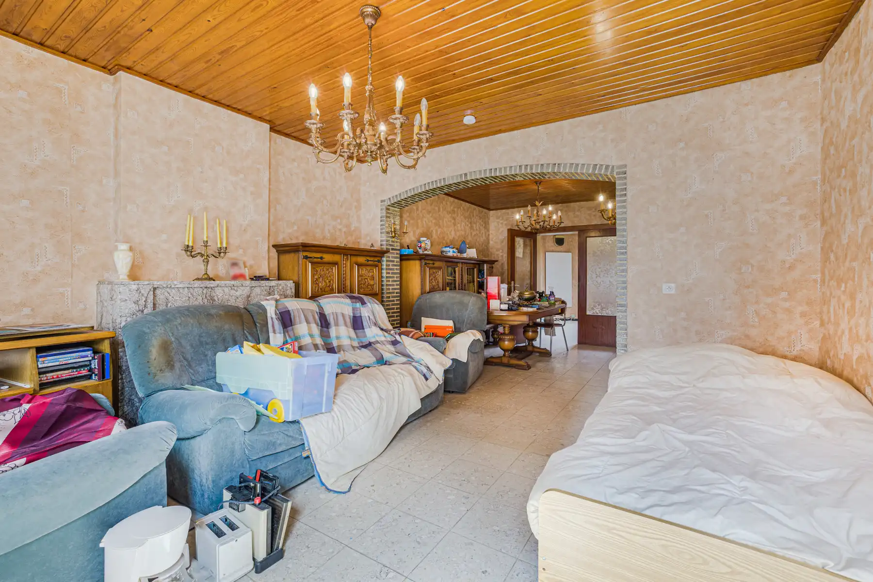 Goed gelegen te renoveren woning met twee slaapkamers foto 3