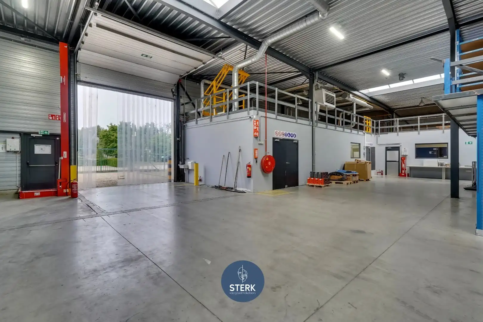 VEELZIJDIG INDUSTRIEPAND MET INSTAPKLAAR APPARTEMENT TE MAASMECHELEN ! foto 17