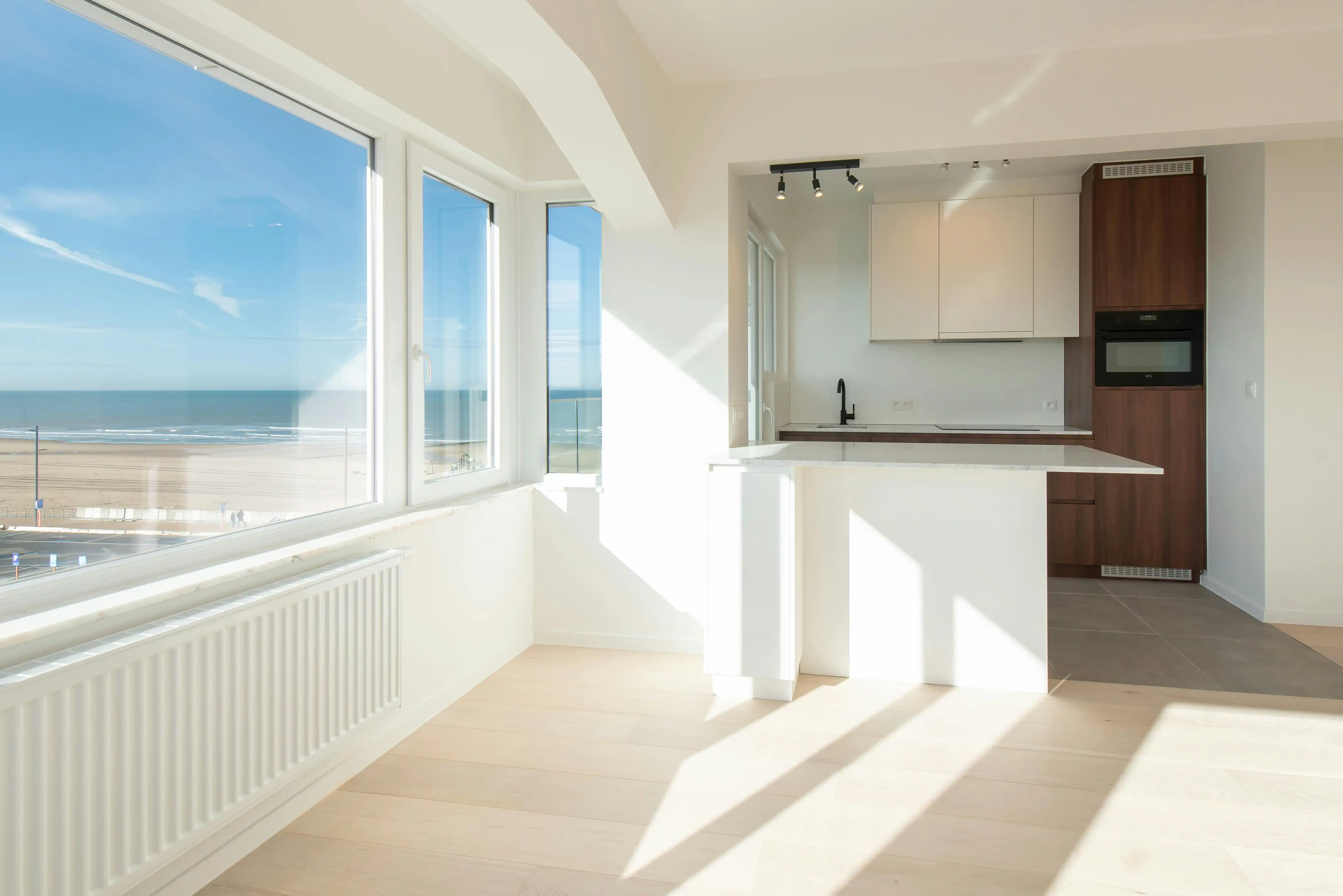 Gerenoveerd hoekappartement met prachtig open zicht foto 4