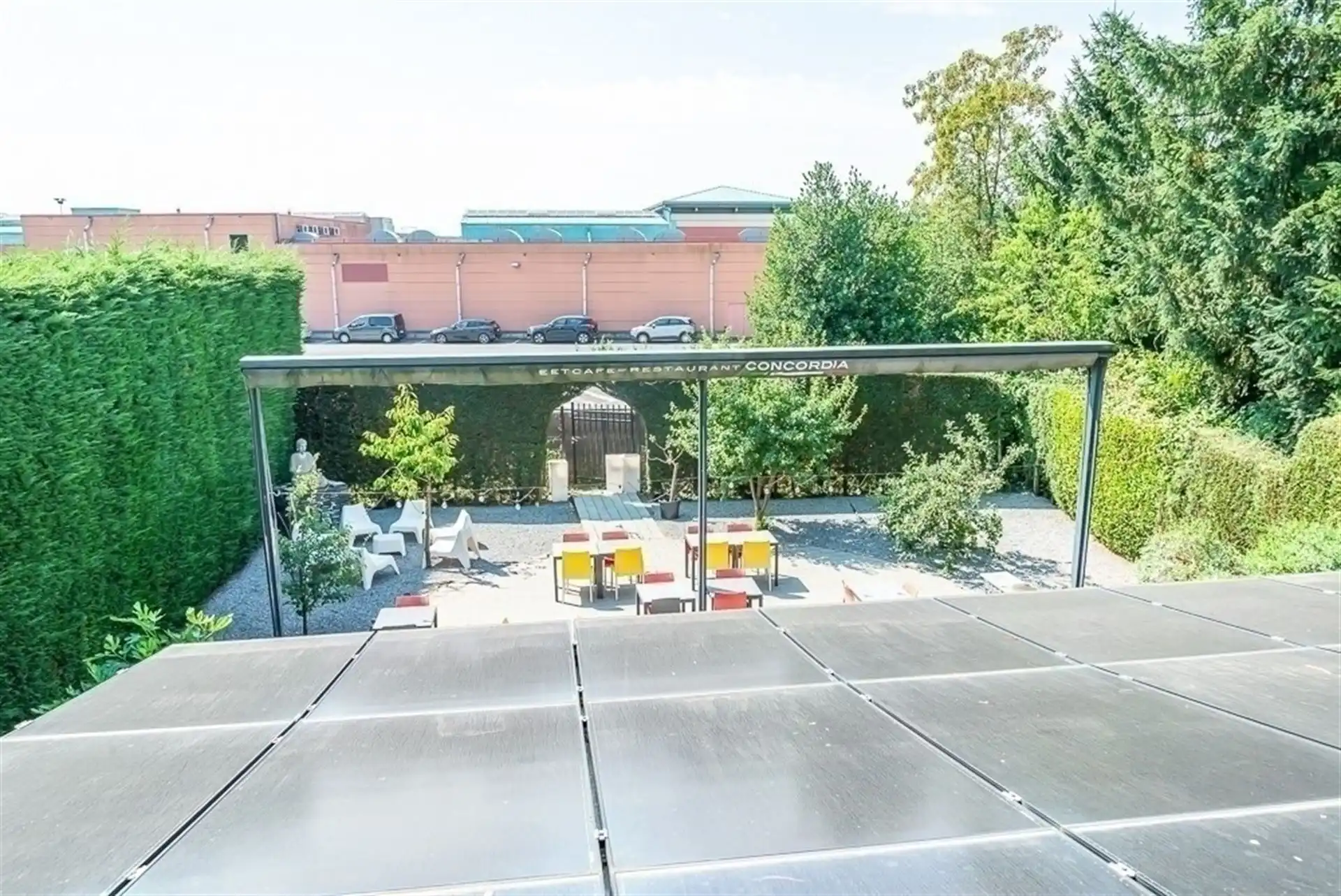 Karakteristiek handelshuis met ruime bovenwoning op toplocatie nabij Maasmechelen foto 19