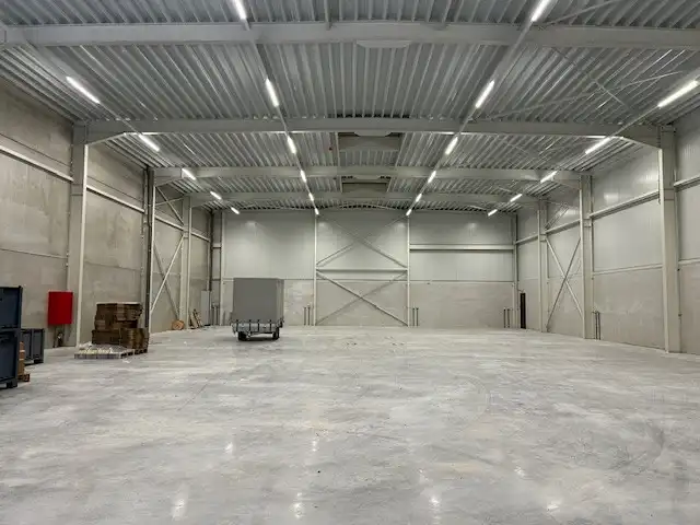 MULTIFUNCTIONEEL NIEUW BEDRIJFSPAND foto 2