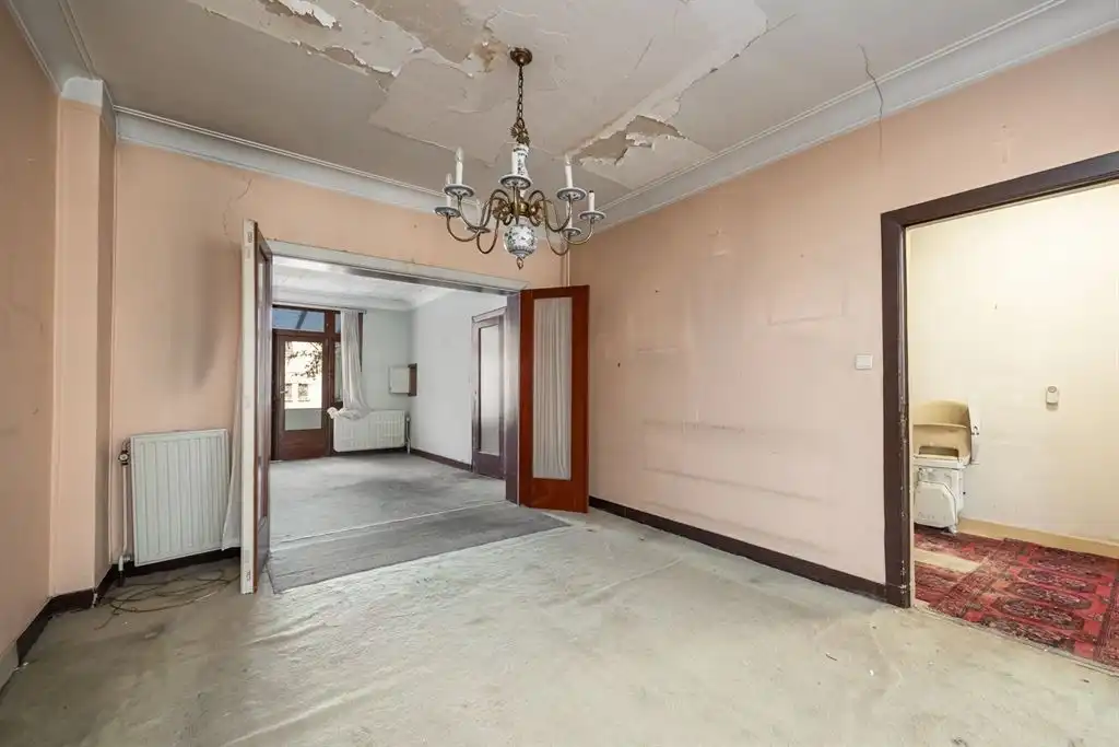 Magazijn pal in de stad met grote woonst foto 19