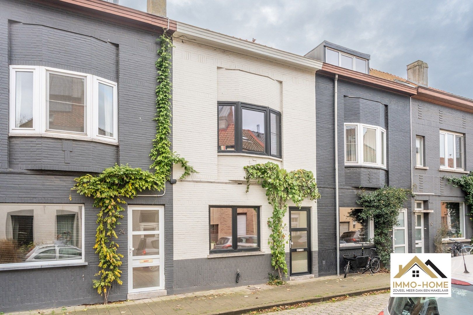 Instapklare woning op topligging te Gent! foto {{pictureIndex}}