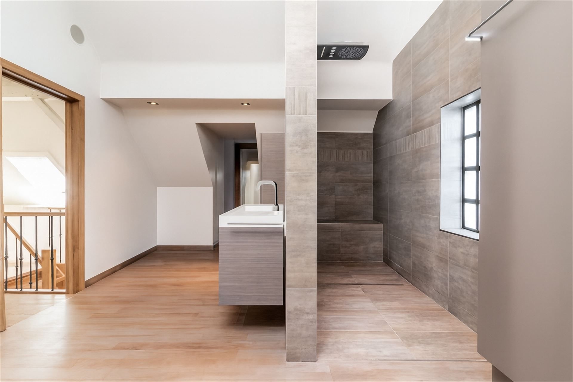 Authentieke hoeve met 4 slpks, poolhouse en zwembad foto 6