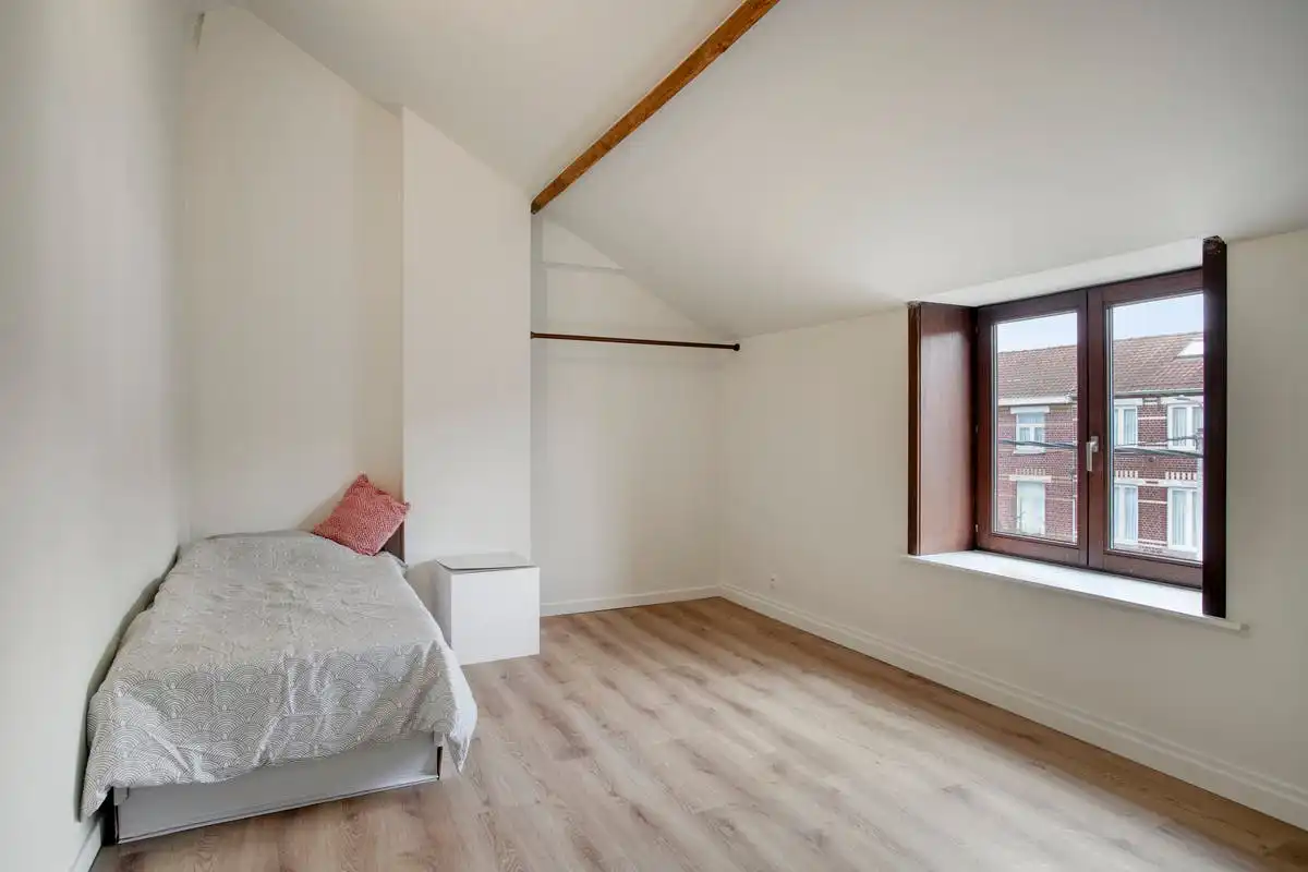  Prachtig vernieuwde woning te koop in centrum Kortrijk foto 14