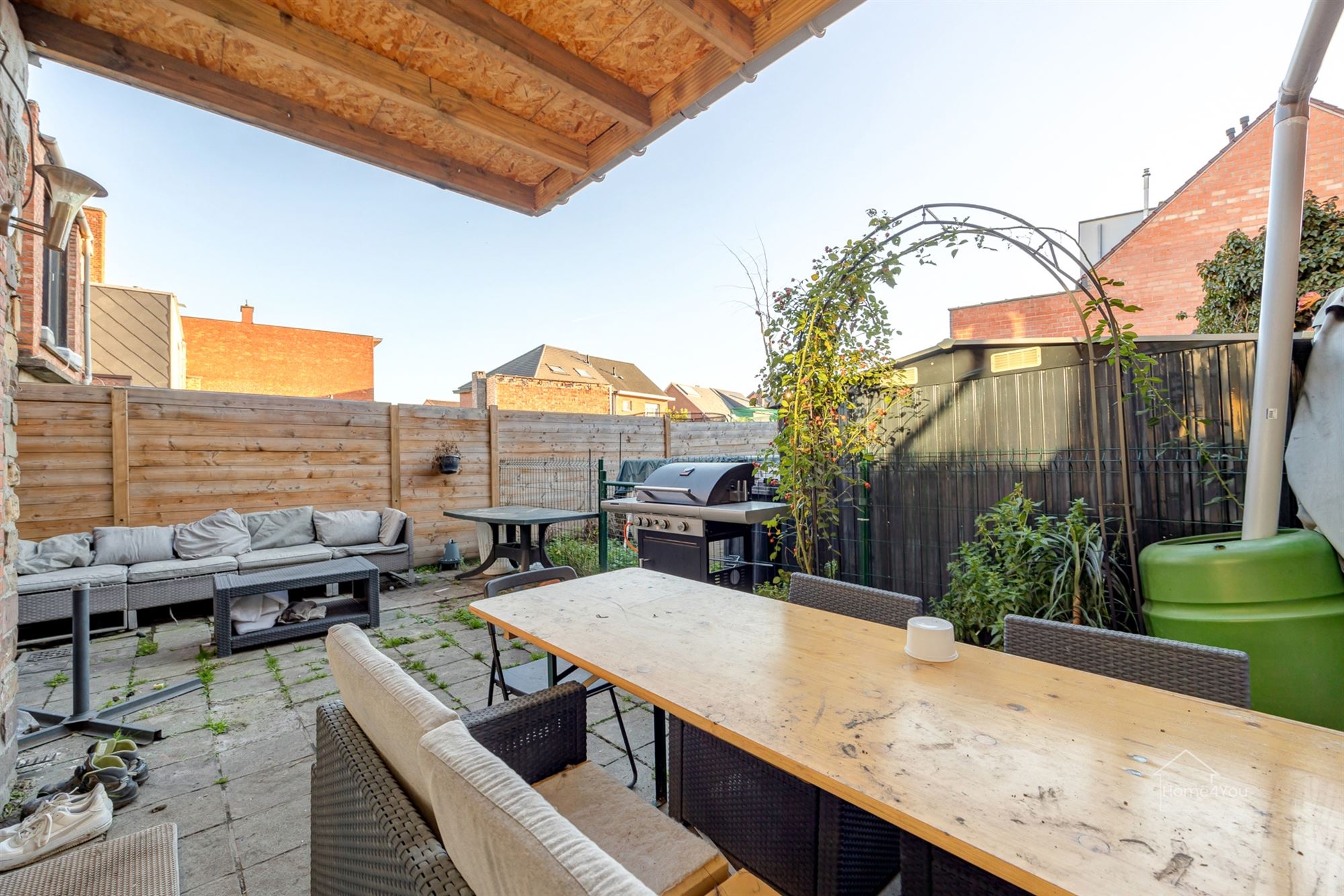 Op te frissen woning met zéér ruime extra zolder foto 20