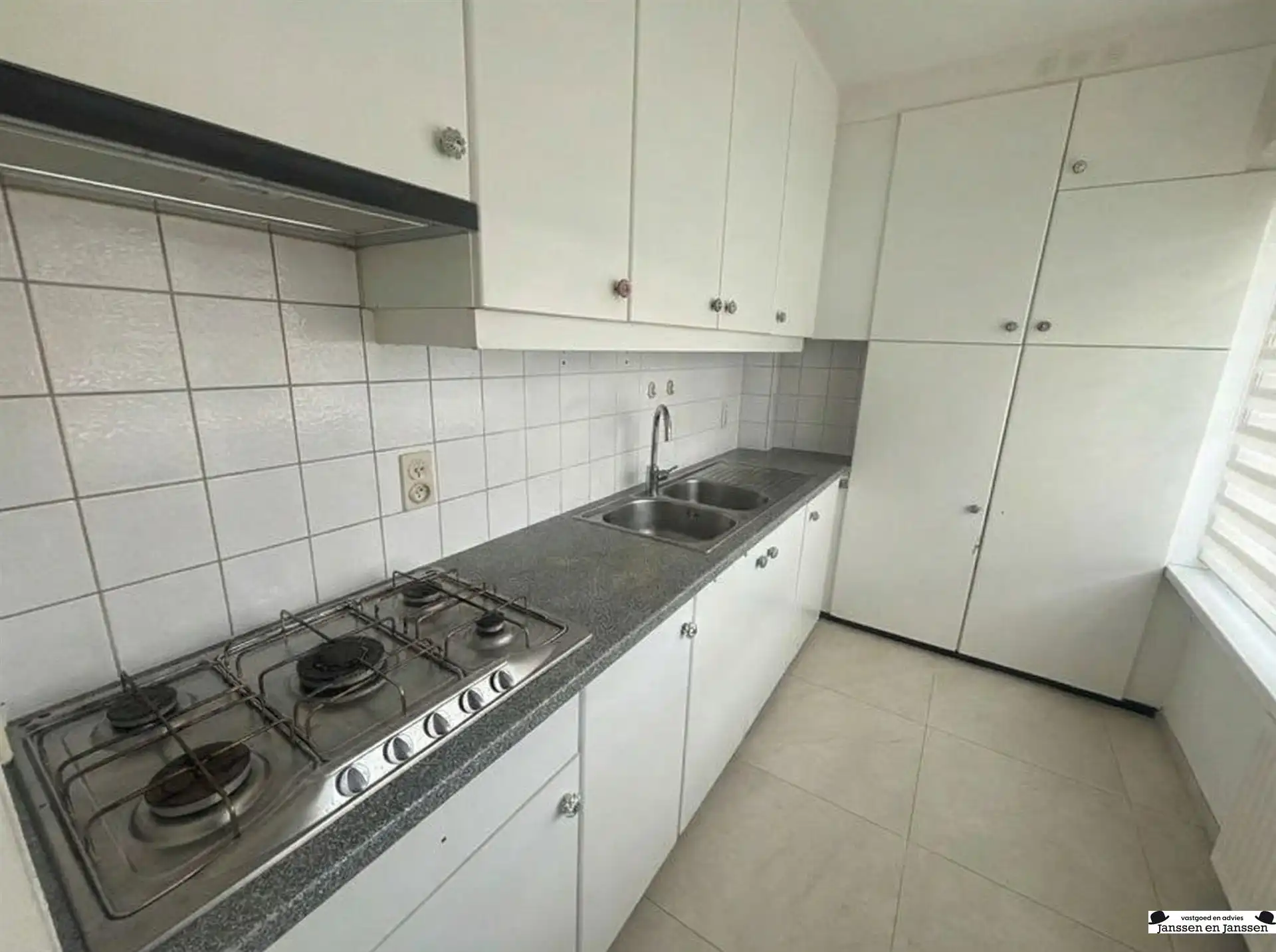 Centraal gelegen woning nabij het centrum van Brasschaat. foto 4