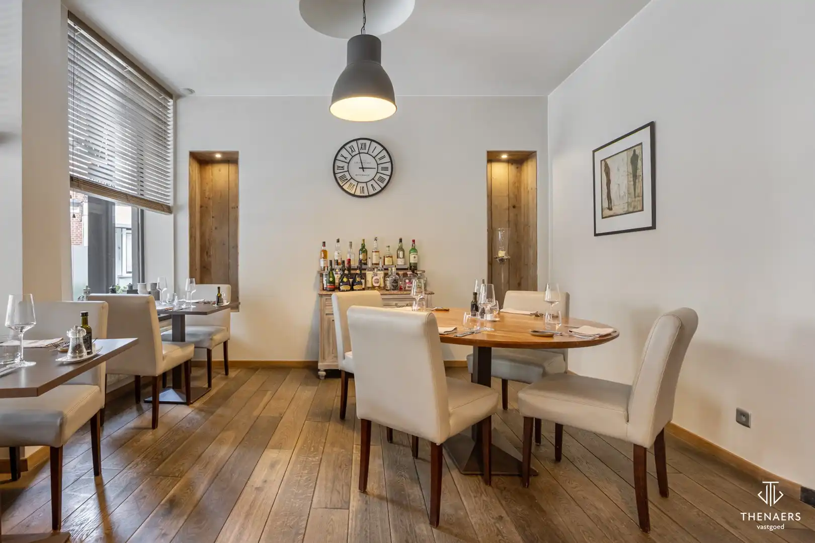 Karaktervol handelshuis met restaurant en ruime woonst op topligging in hartje Sint-Truiden. foto 7