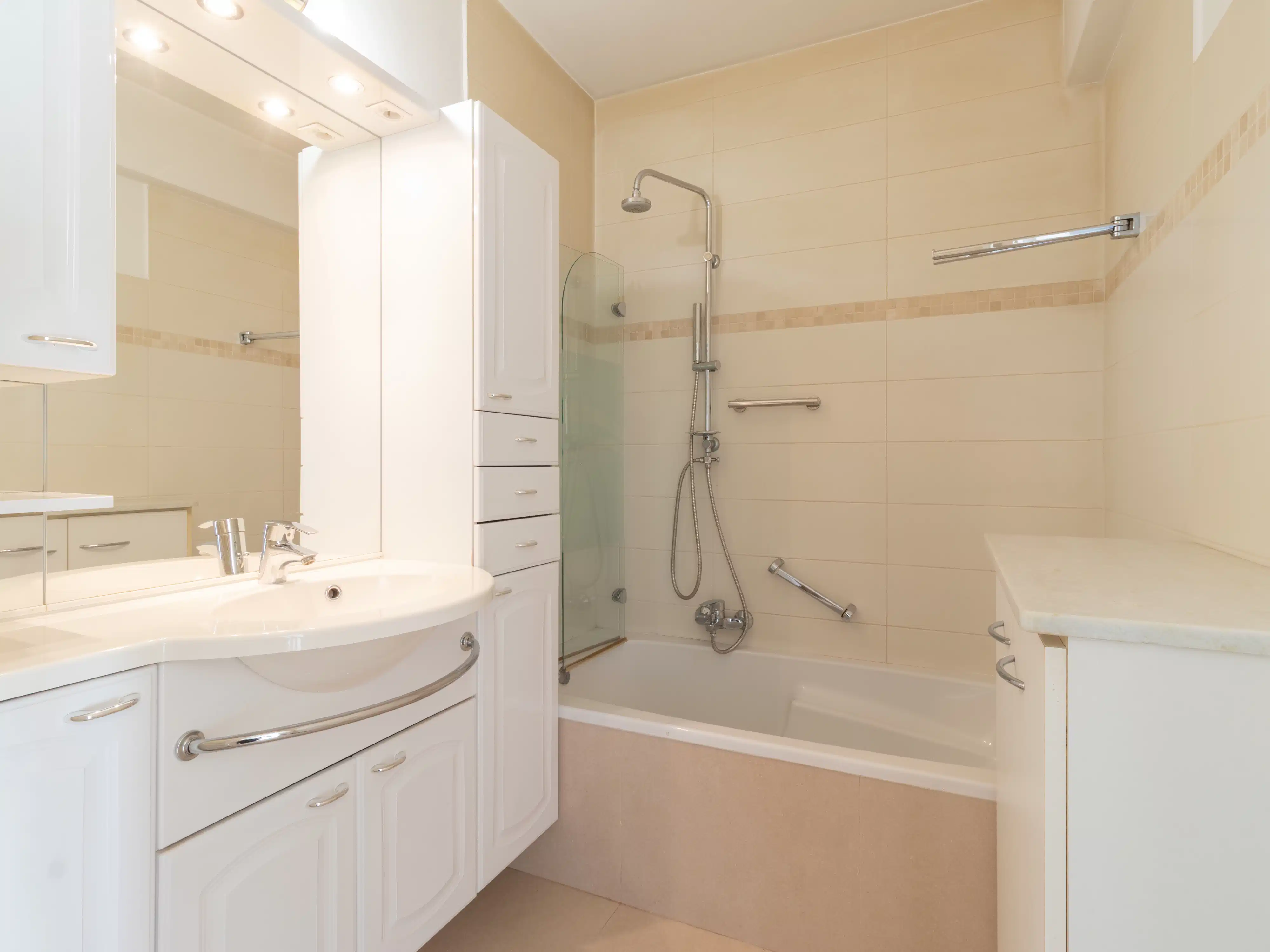 Ruim appartement met panoramisch uitzicht over Antwerpen foto 10