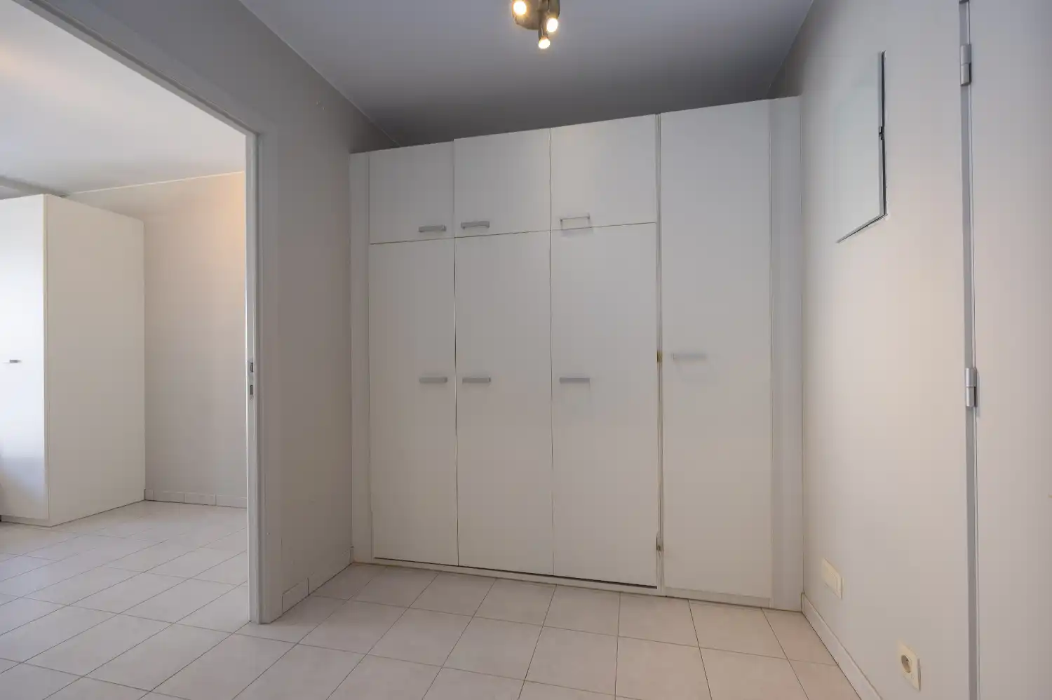 Lichtrijke studio met slaaphoek te koop in Middelkerke foto 17
