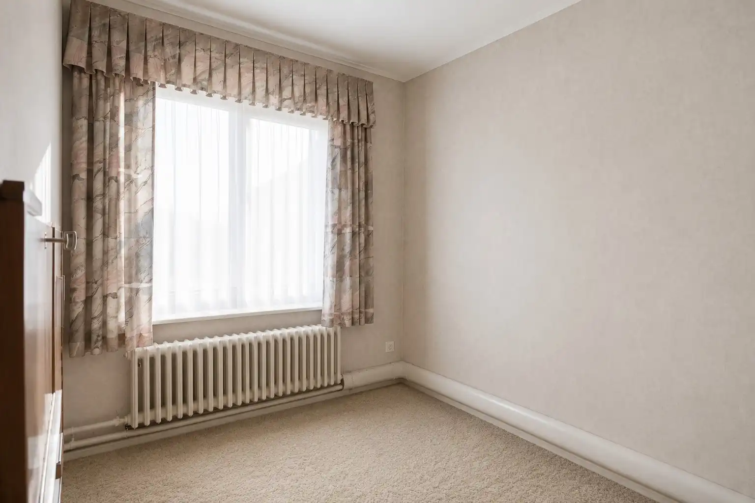 Te renoveren woning op ruim perceel in Eernegem! foto 17