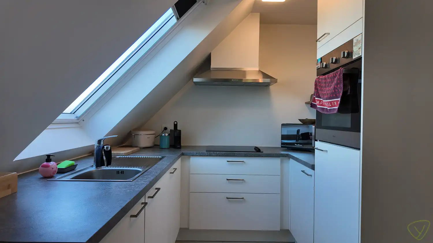 Gezellig duplex-appartement net buiten het centrum van Eeklo! foto 2