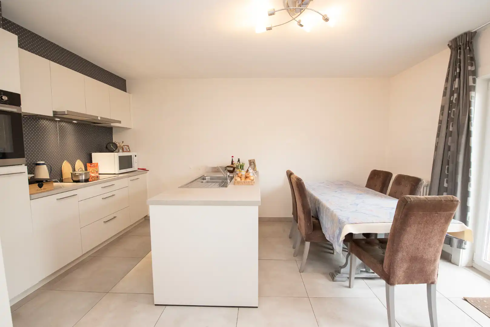Instapklaar appartement met twee slaapkamers in centrum Zulte foto 4