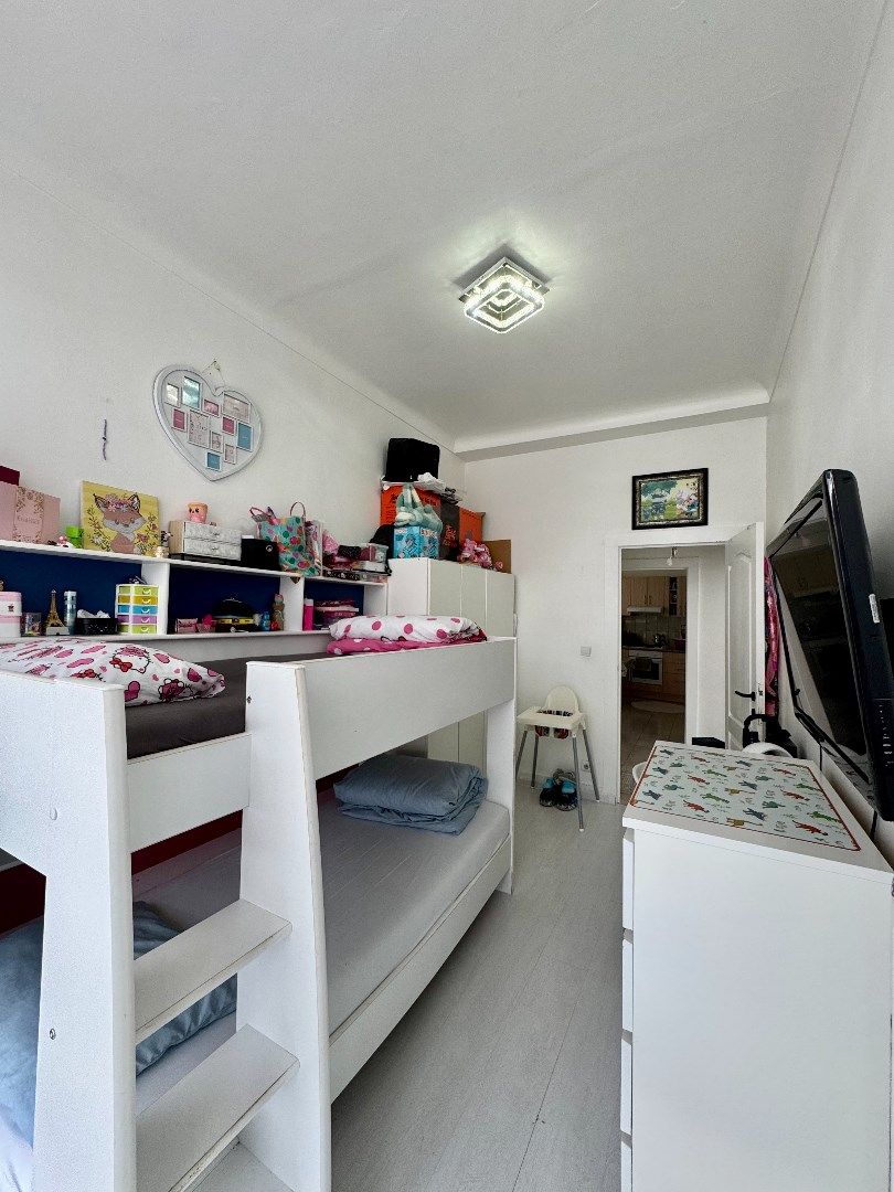 Licht en ruim 2-slaapkamerappartement te koop in Laken foto 17