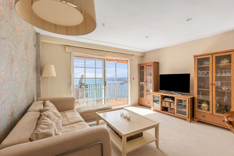 Appartement met frontaal zeezicht te koop – 8ste verdieping, Playa del Cura foto 3