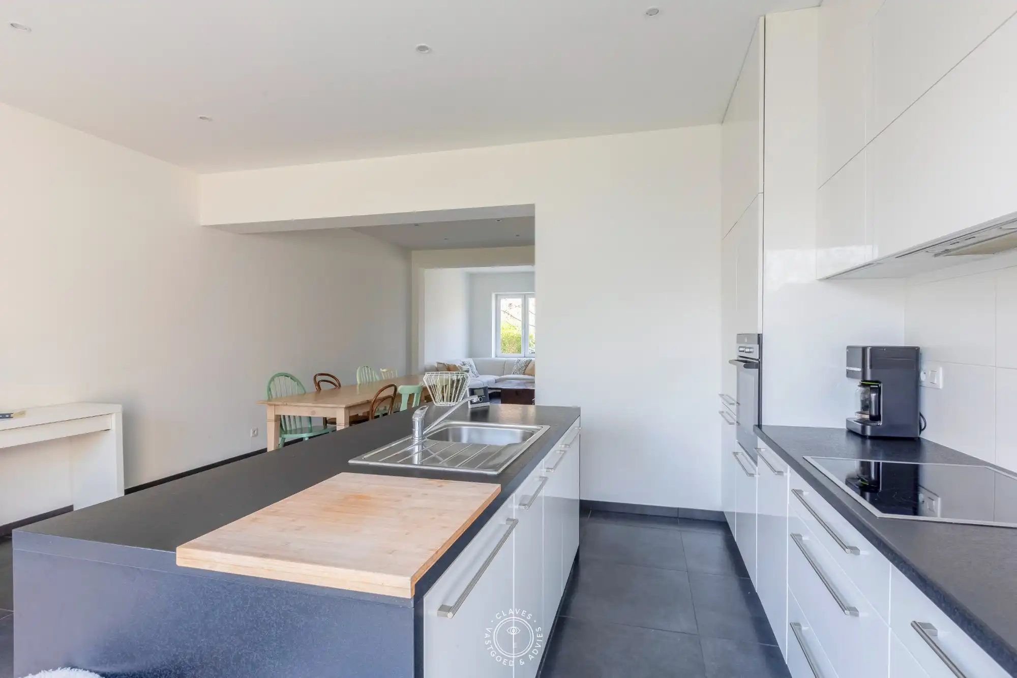 Aangename woning in de gegeerde Vogeltjeswijk foto 9