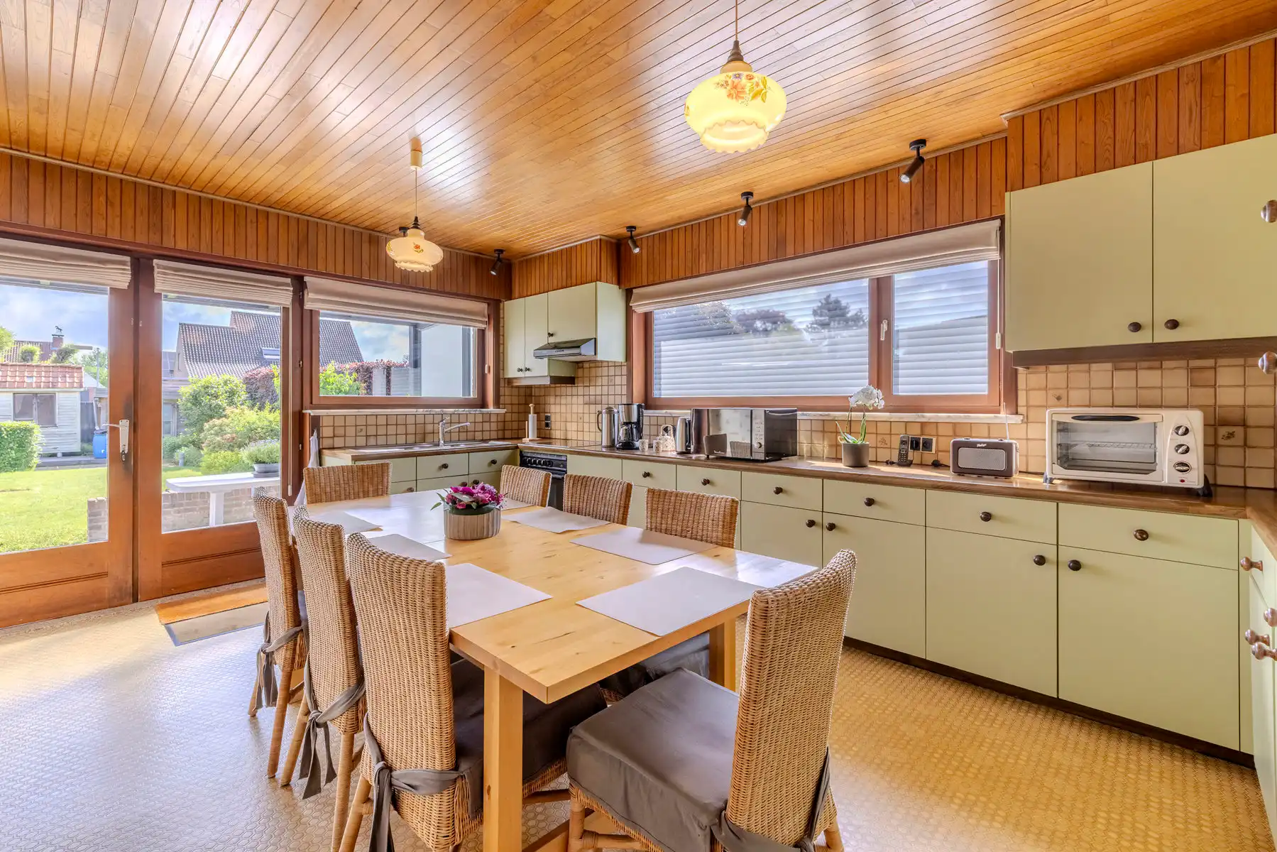Onderhouden laagbouwwoning met 3slpk, garage en tuin foto 10