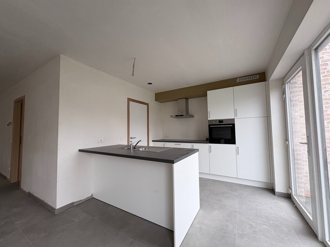 Nieuwbouwwoning met 4 slaapkamers + garage foto 4