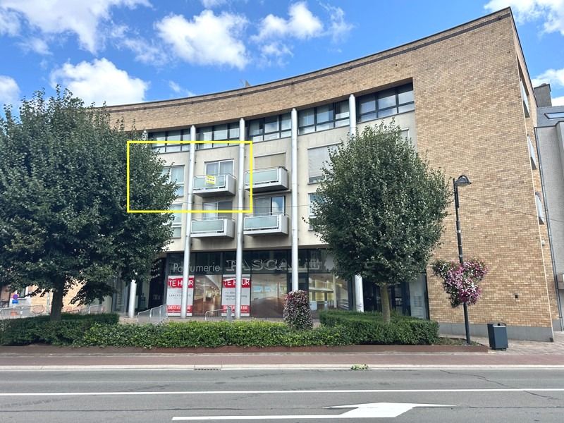 Prachtig appartement in centrum Beveren met zicht over de Markt foto 1