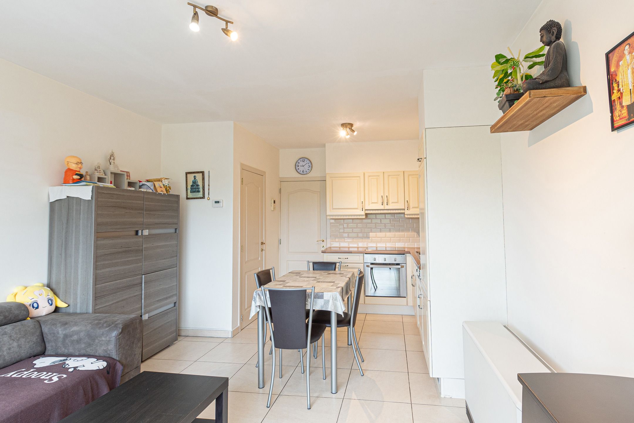 Instapklaar 1-slaapkamerappartement met garage foto 7