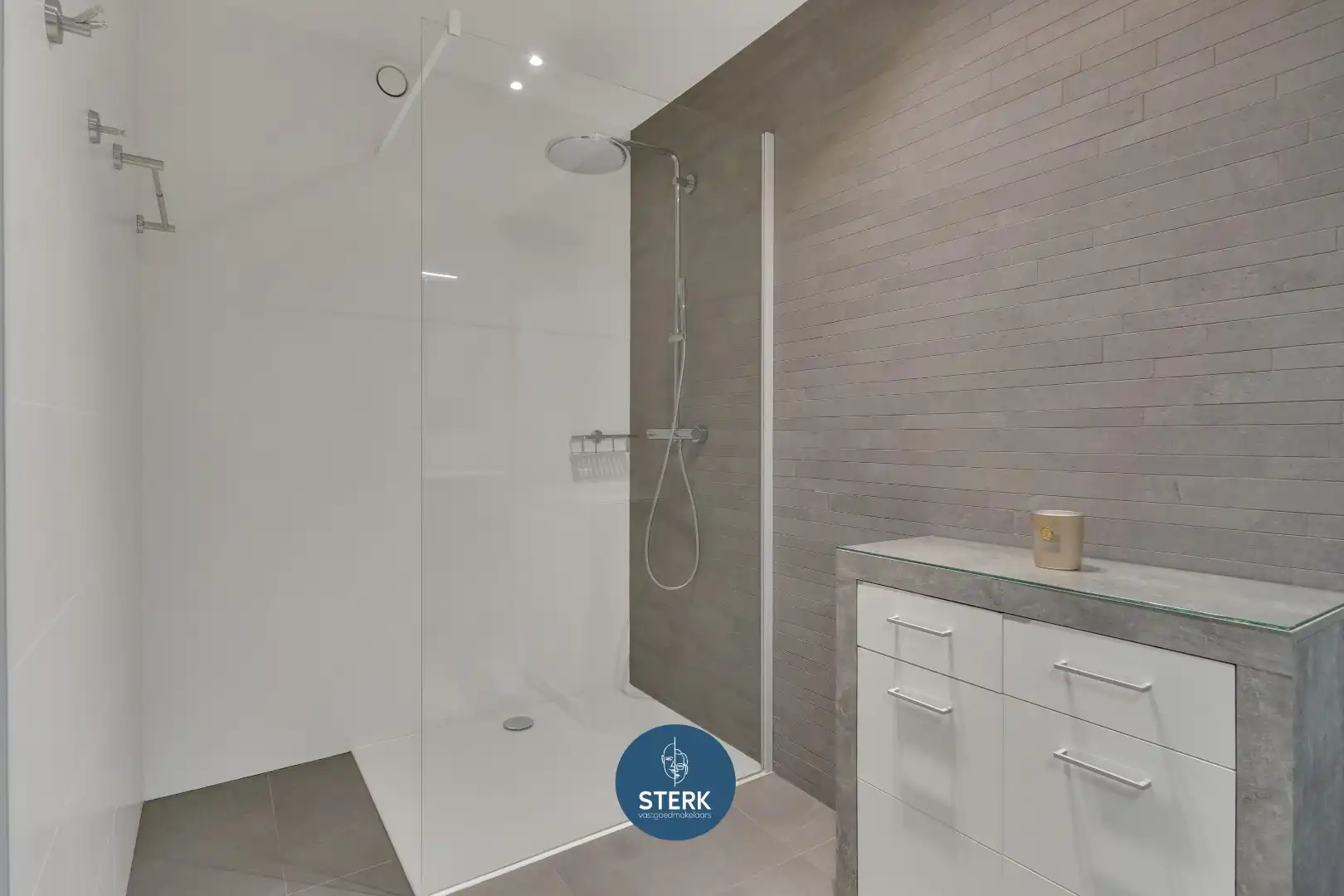 STIJLVOL PENTHOUSE MET 3 SLPKS EN 2 TERRASSEN IN EEN GROENE OMGEVING !  foto 23