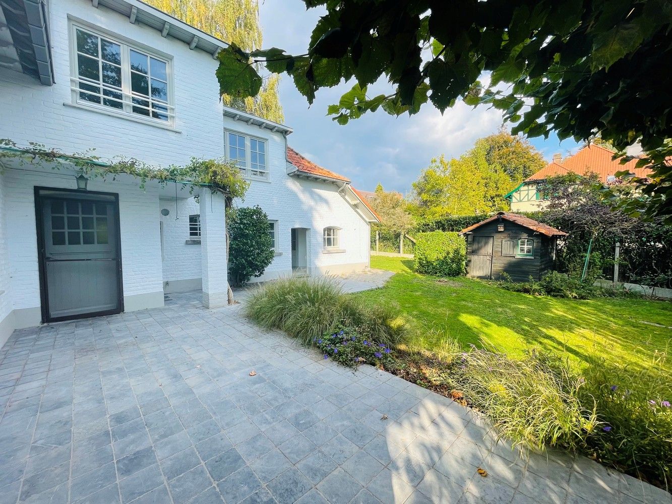 Villa met zonnige tuin in een rustige buurt foto 9