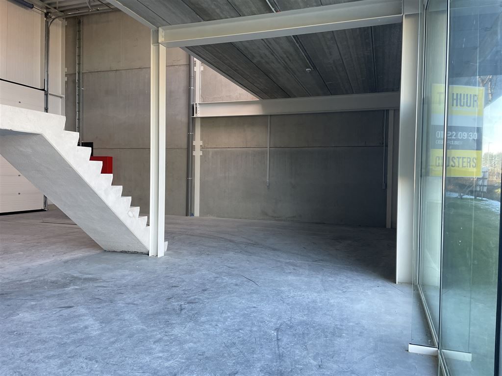 Zeer veelzijdige KMO-unit met goede zichtbaarheid foto 20