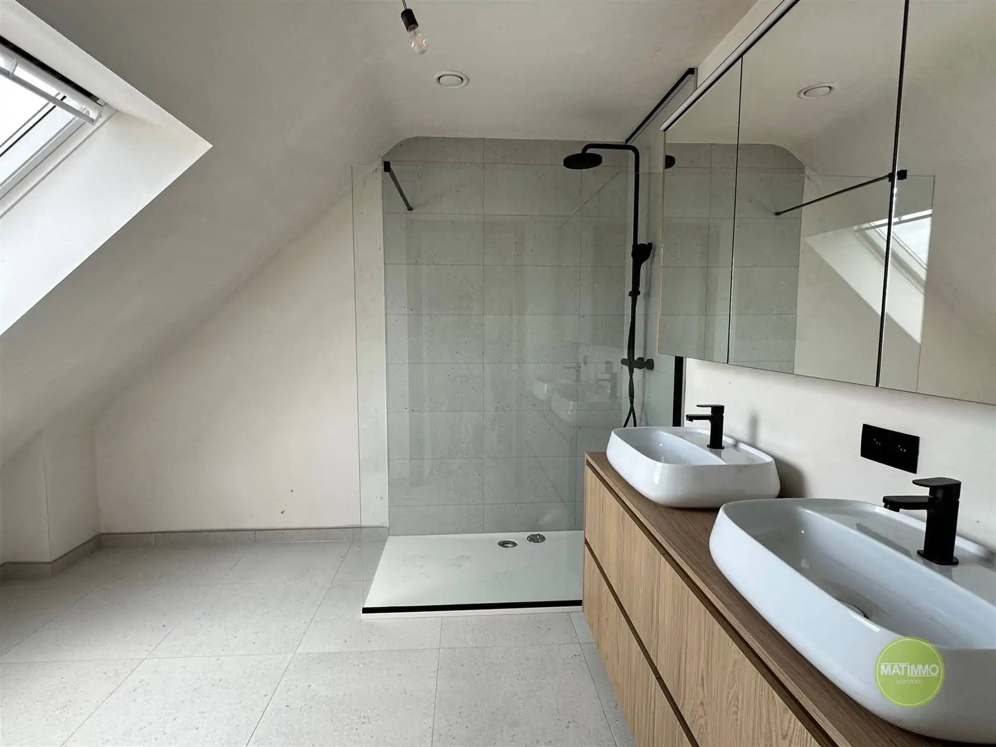 Stijlvol & nieuw duplex-appartement in Mol foto 14