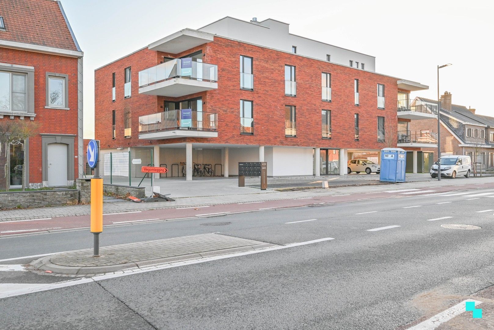 hoekappartement met aangenaam terras foto 2