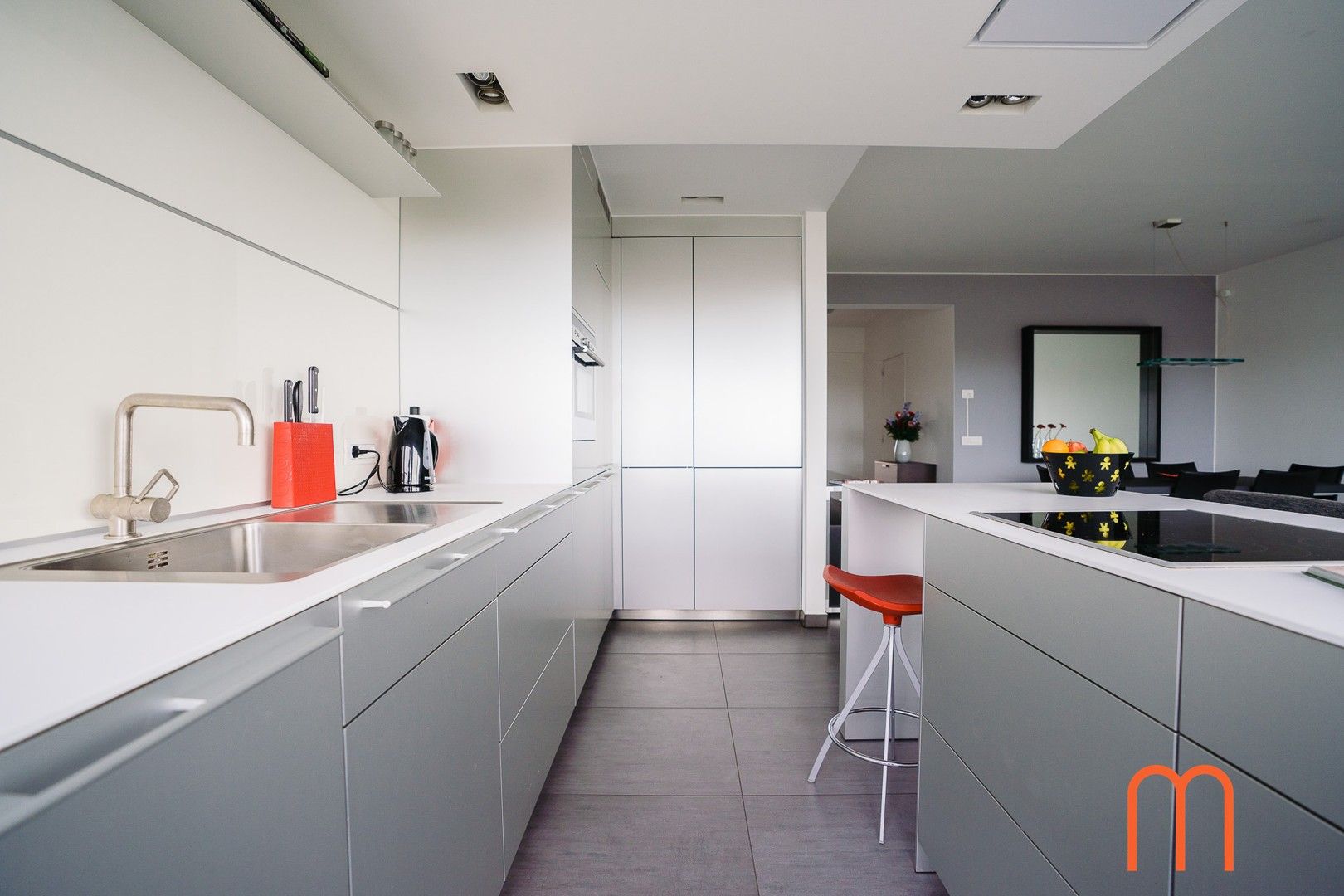 Heel mooi, volledig gemeubeld appartement met uniek zicht op de jachthaven. foto 3