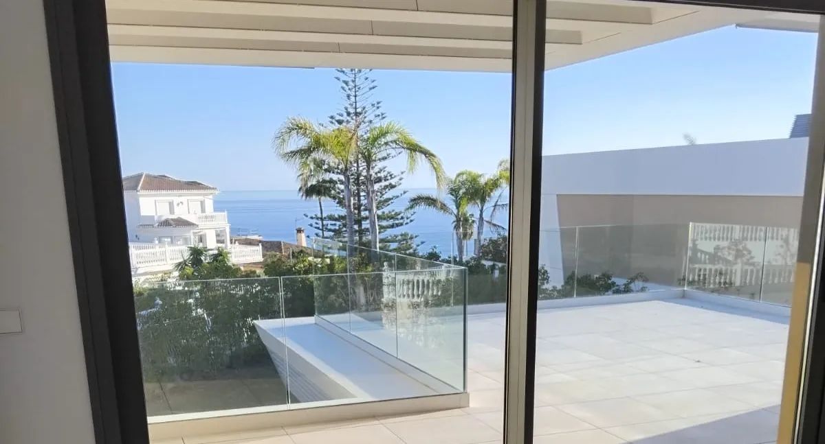 Leef het luxe leven aan de Costa del Sol – halfvrijstaande villa met zeezicht, wellness & topligging in Las Lagunas de Mijas foto 9