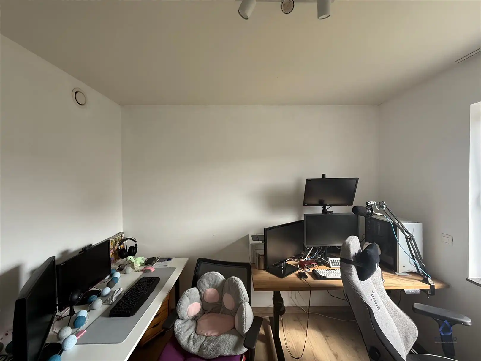 Recente halfopen woning met 3 slaapkamers en tuin foto 15
