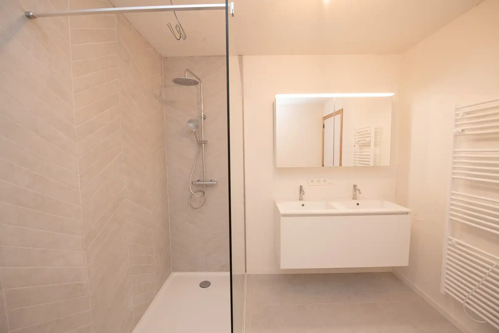Prachtig, kwaliteitsvolle nieuwbouwappartement in het hartje van Kruishoutem! foto 9