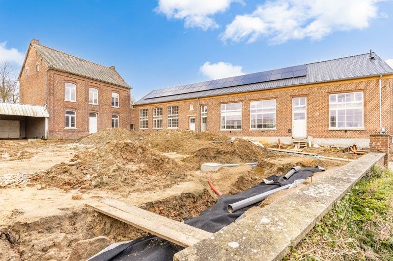 Energiezuinige, afgewerkte woning met 3 slaapkamers en 2 overdekte autostaanplaatsen foto 4