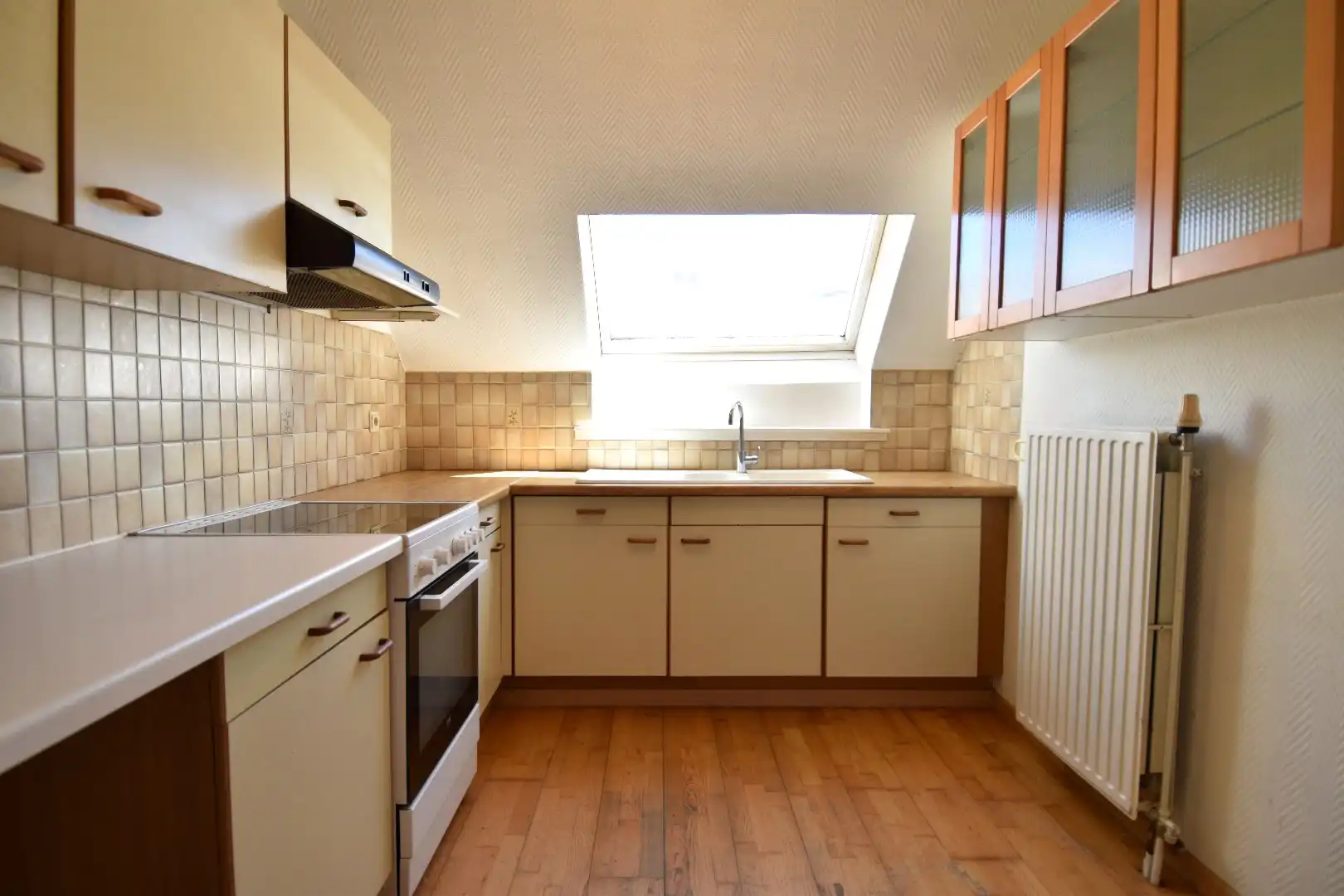 Ruim en lichtrijk 2-slaapkamerappartement (mogelijkheid tot meer) nabij centrum Zwevegem foto 2