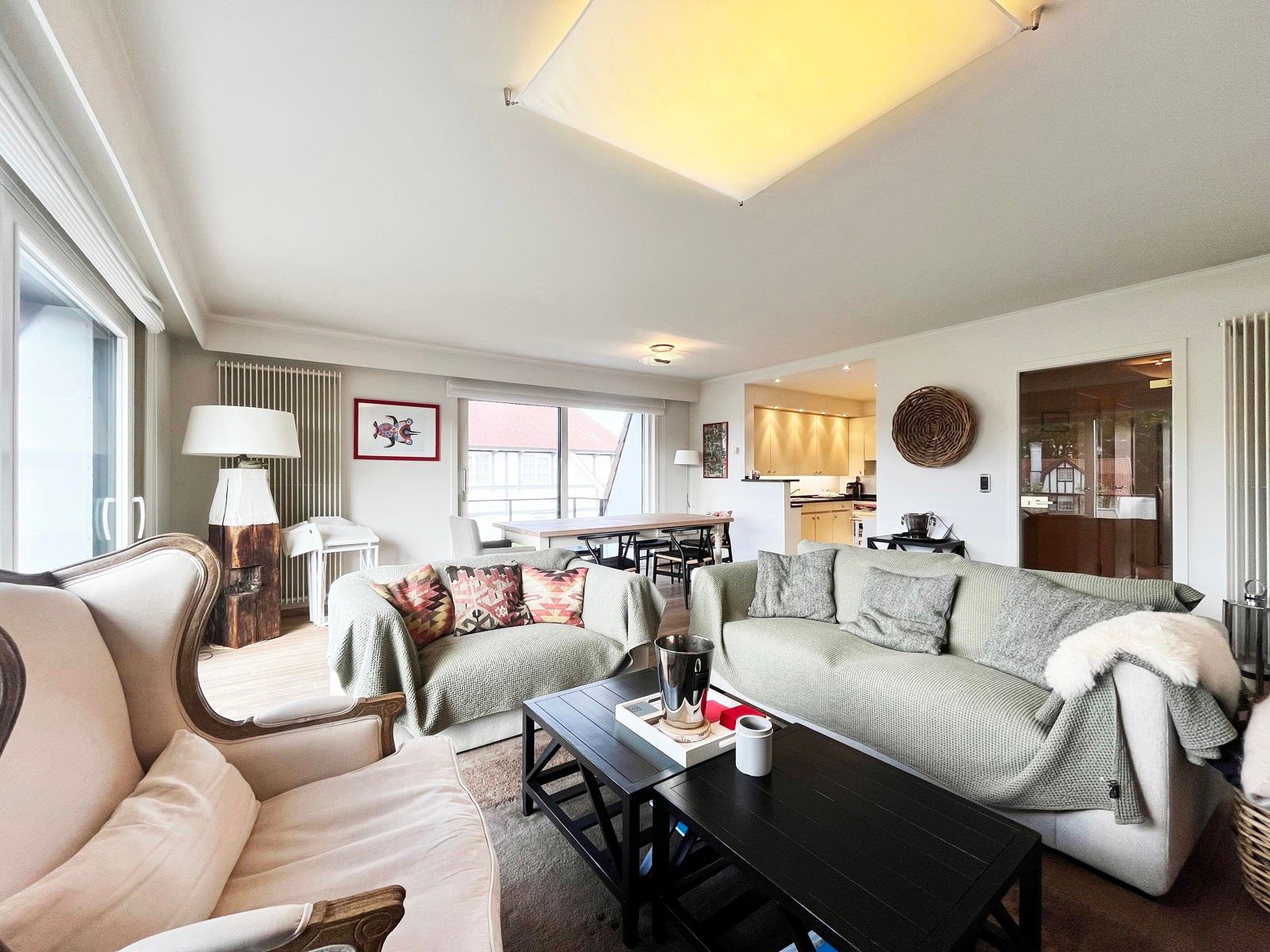 Prachtig ongemeubeld appartement op enkele stappen van het Albertplein!  foto 2