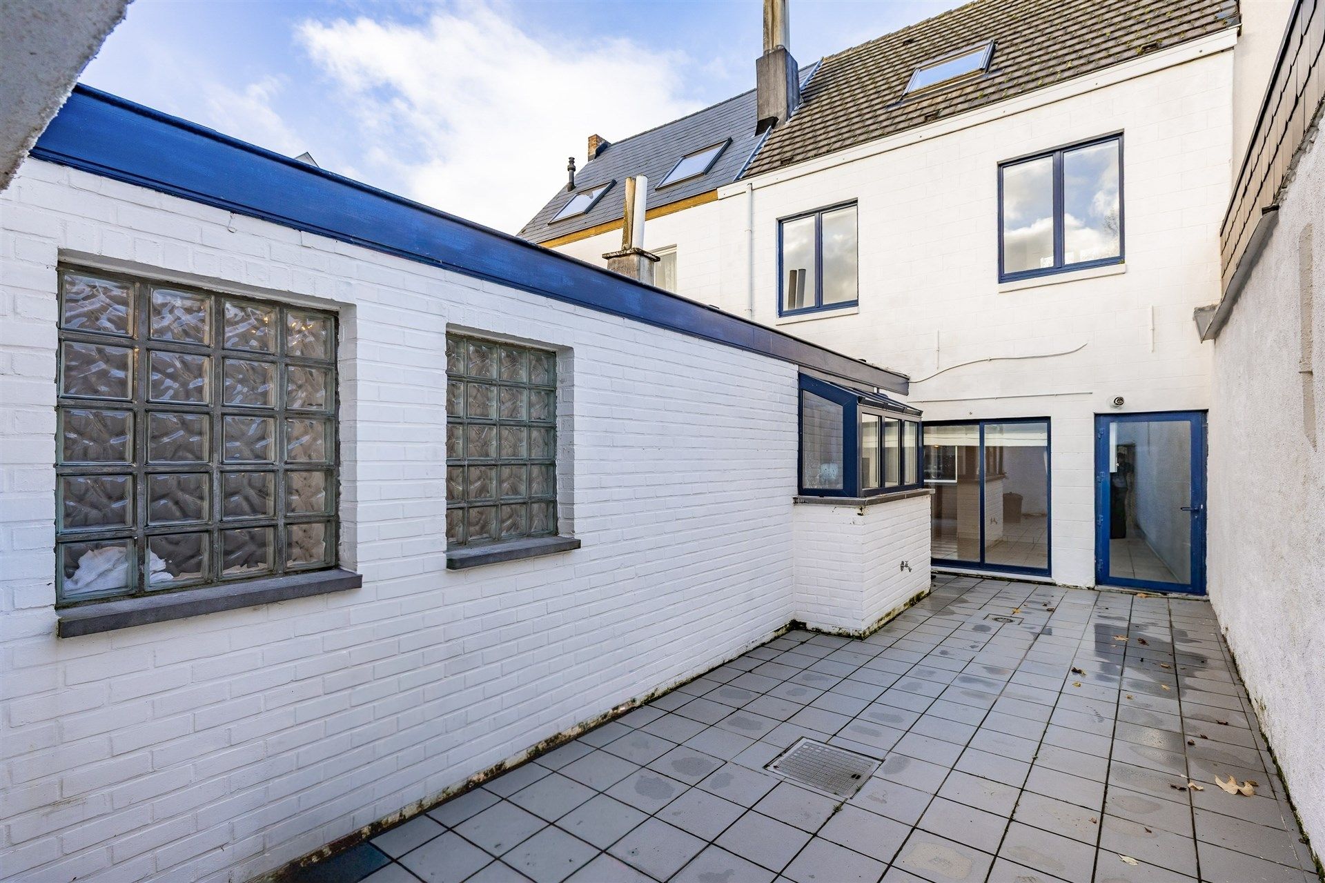 Gezellige rijwoning met uitzonderlijke grote tuin en externe garage in hartje Schellebelle foto 20