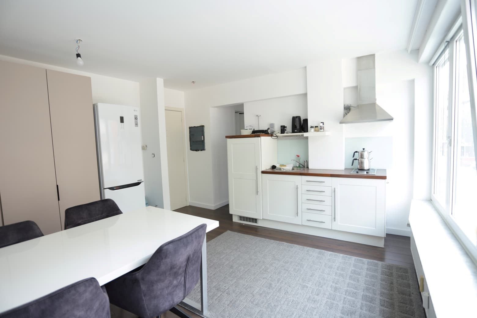 Gezellige studio met aparte slaapkamer in centrum van Genk foto 2
