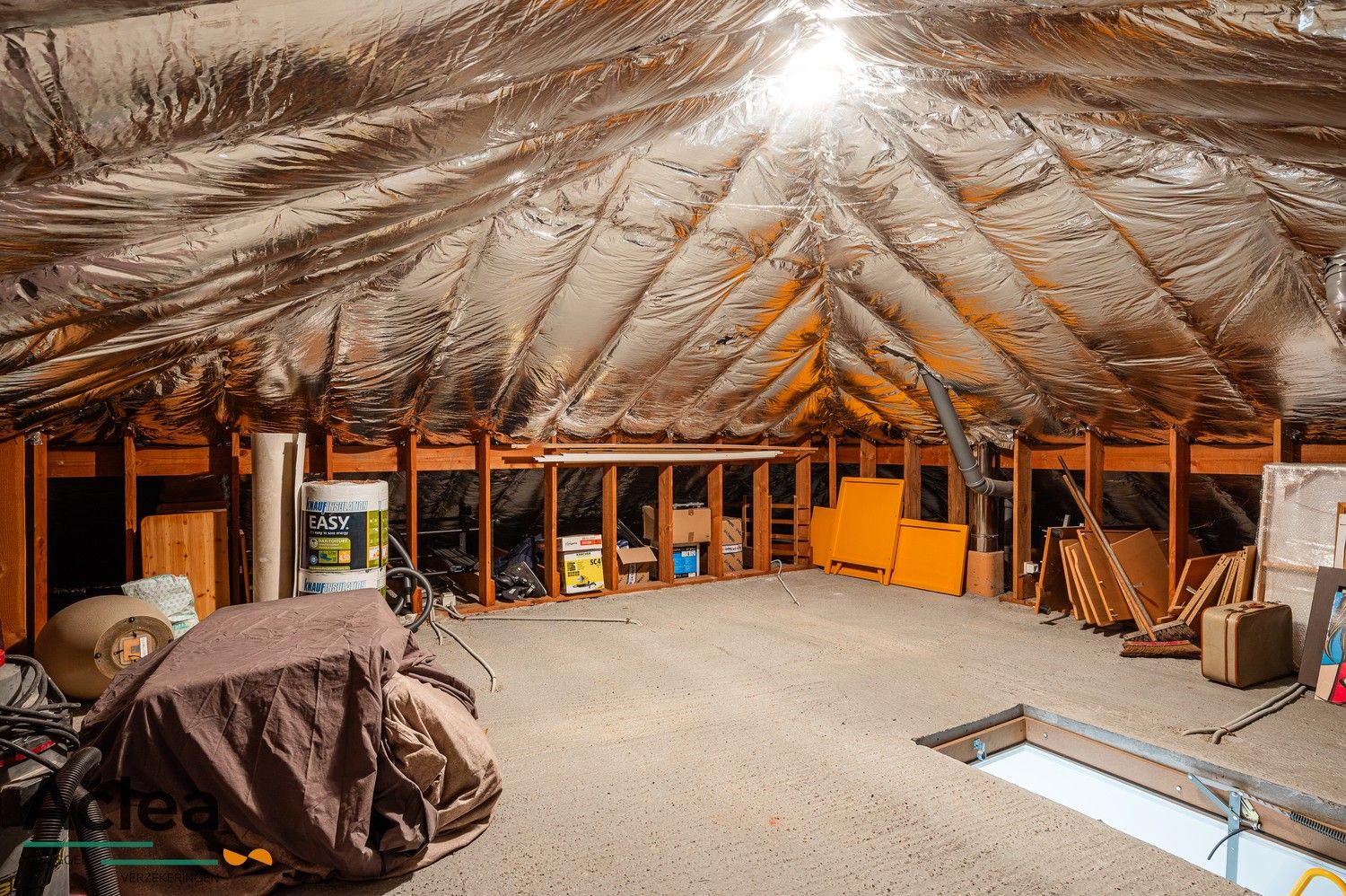 Moderne instapklare villa met zwembad en poolhouse foto 29