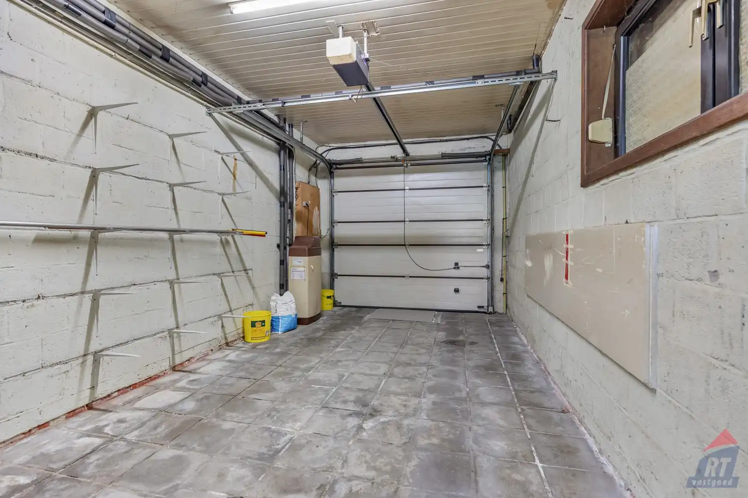 Rustig gelegen, op te frissen woning in Alken foto 9